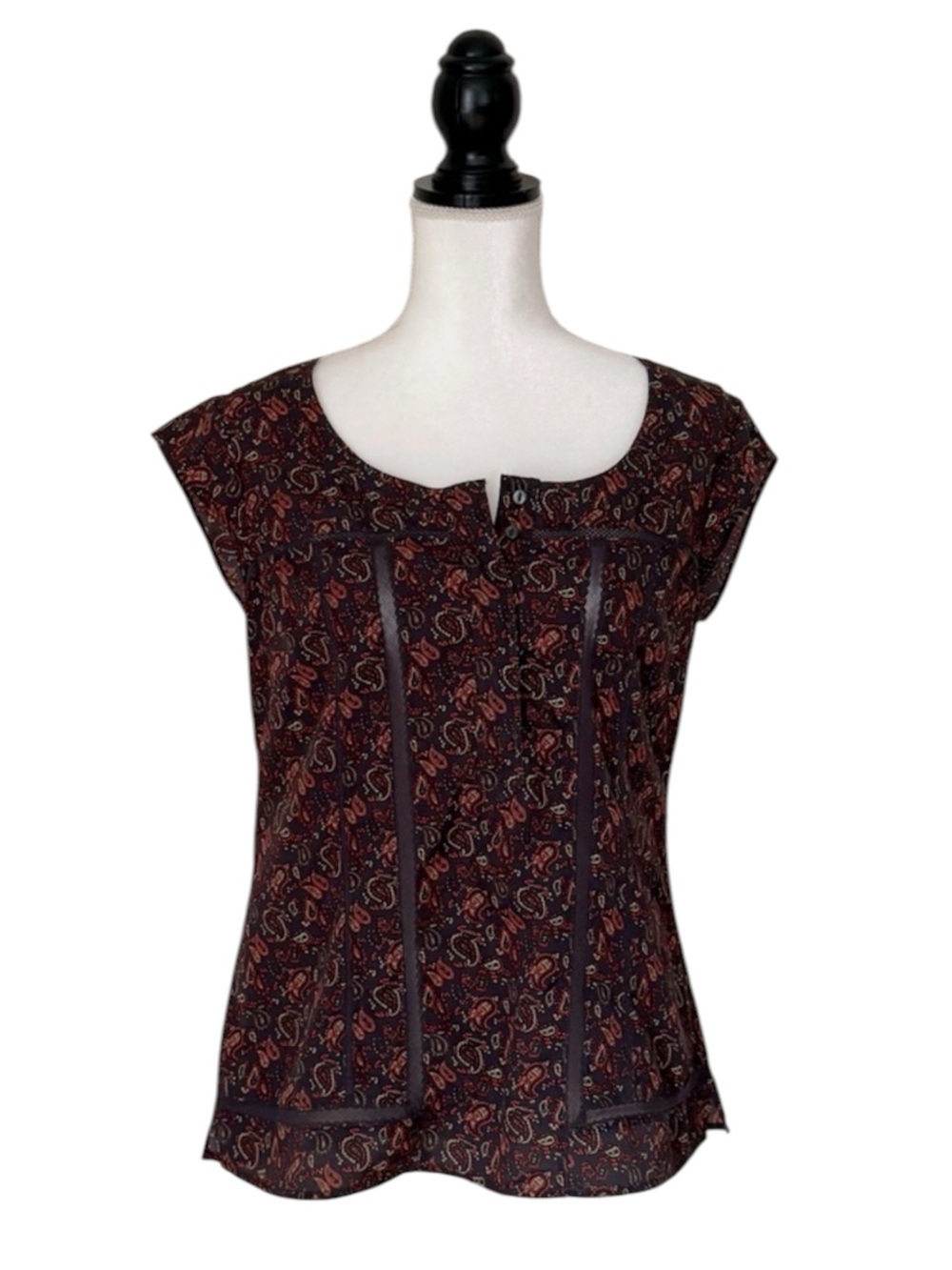 Eddie Bauer Paisley Print Cap Sleeve Blouse Navy Red Trim Size Medium